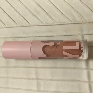 Kylie Jenner Liquid Gloss #802 Candy K